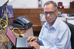 Narayana Murthy Receives 2012 Hoover Medal